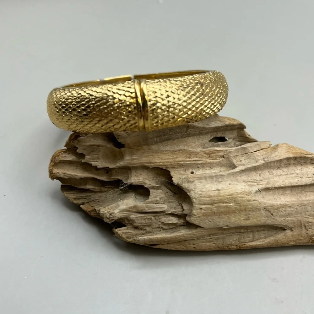 Elegant Gold Tone Textured Bracelet